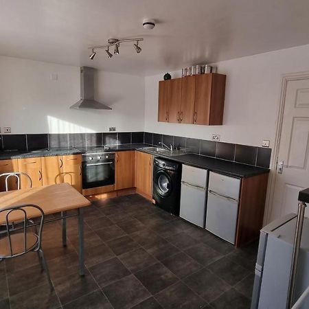 En Suite Room With Kitchen Facilities Nottingham Buitenkant foto