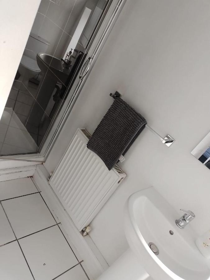 En Suite Room With Kitchen Facilities Nottingham Buitenkant foto